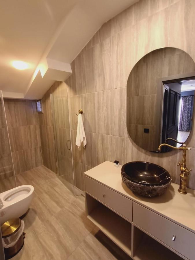 Hola Suites Hotel Istanbul Exterior photo